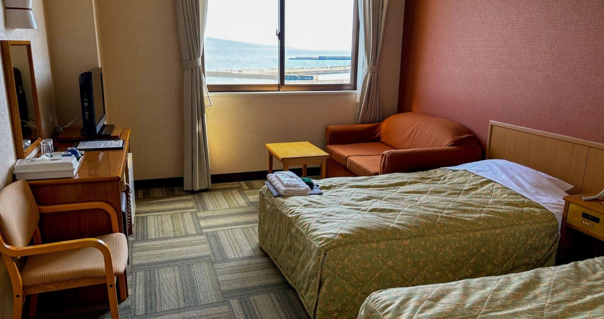 Twin Room with Ocean View - Photo 2