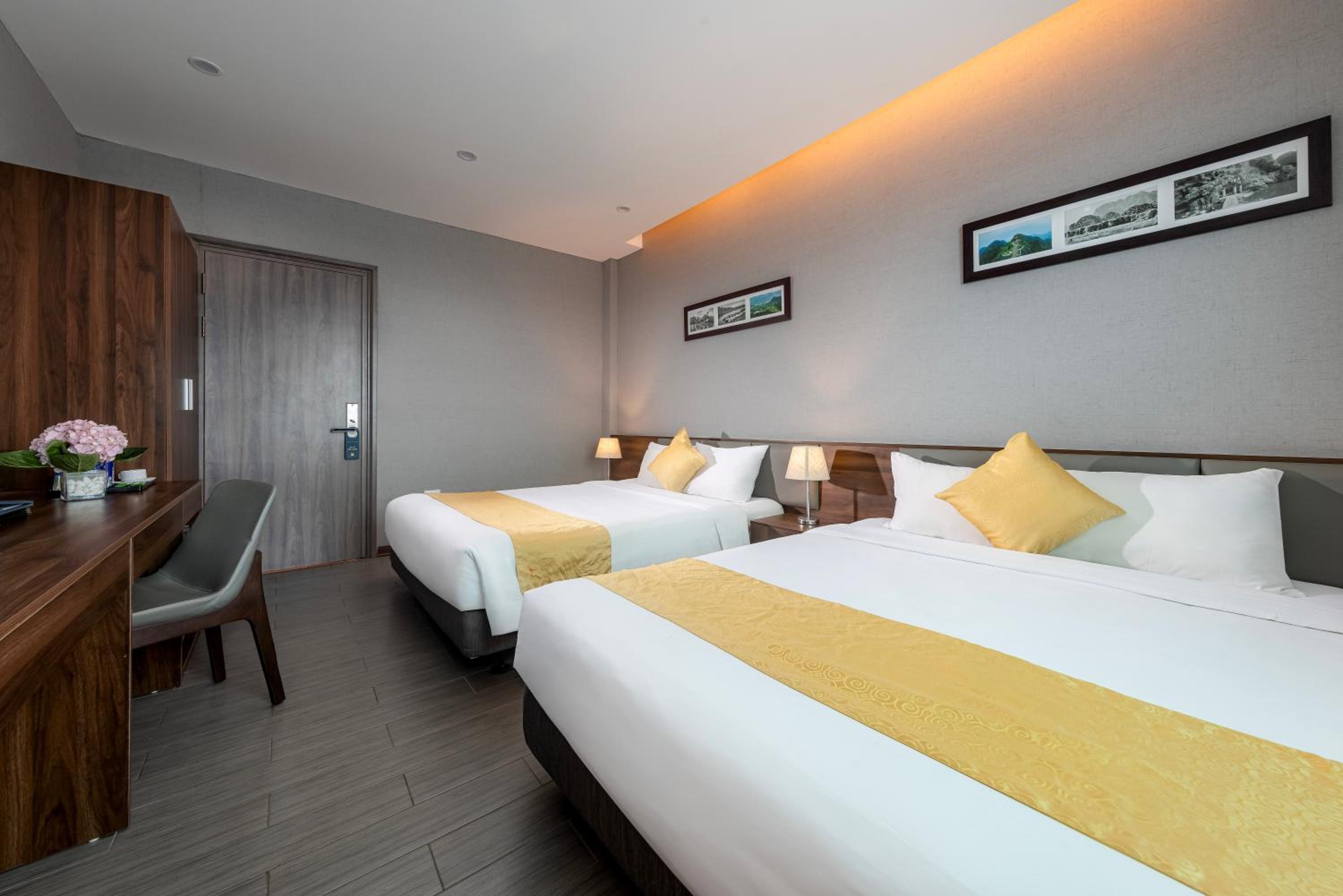 Standard Family Room - Photo 6