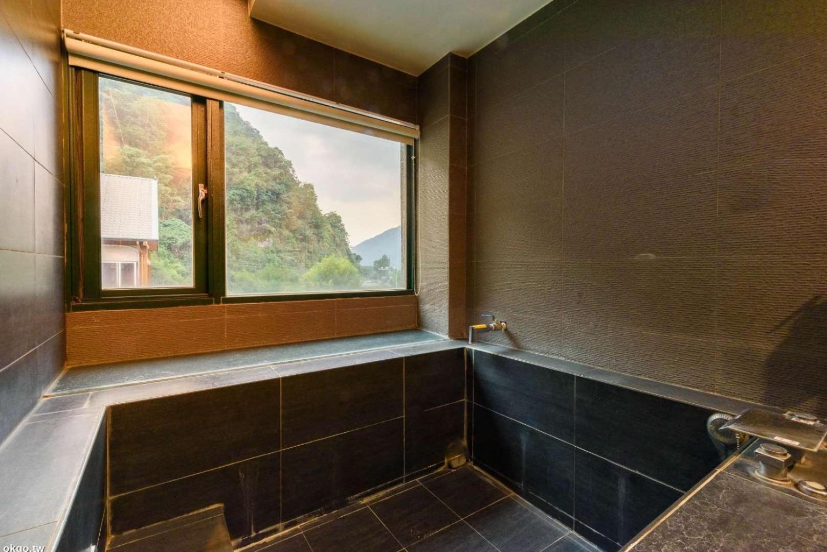 Quadruple Room with Mountain View