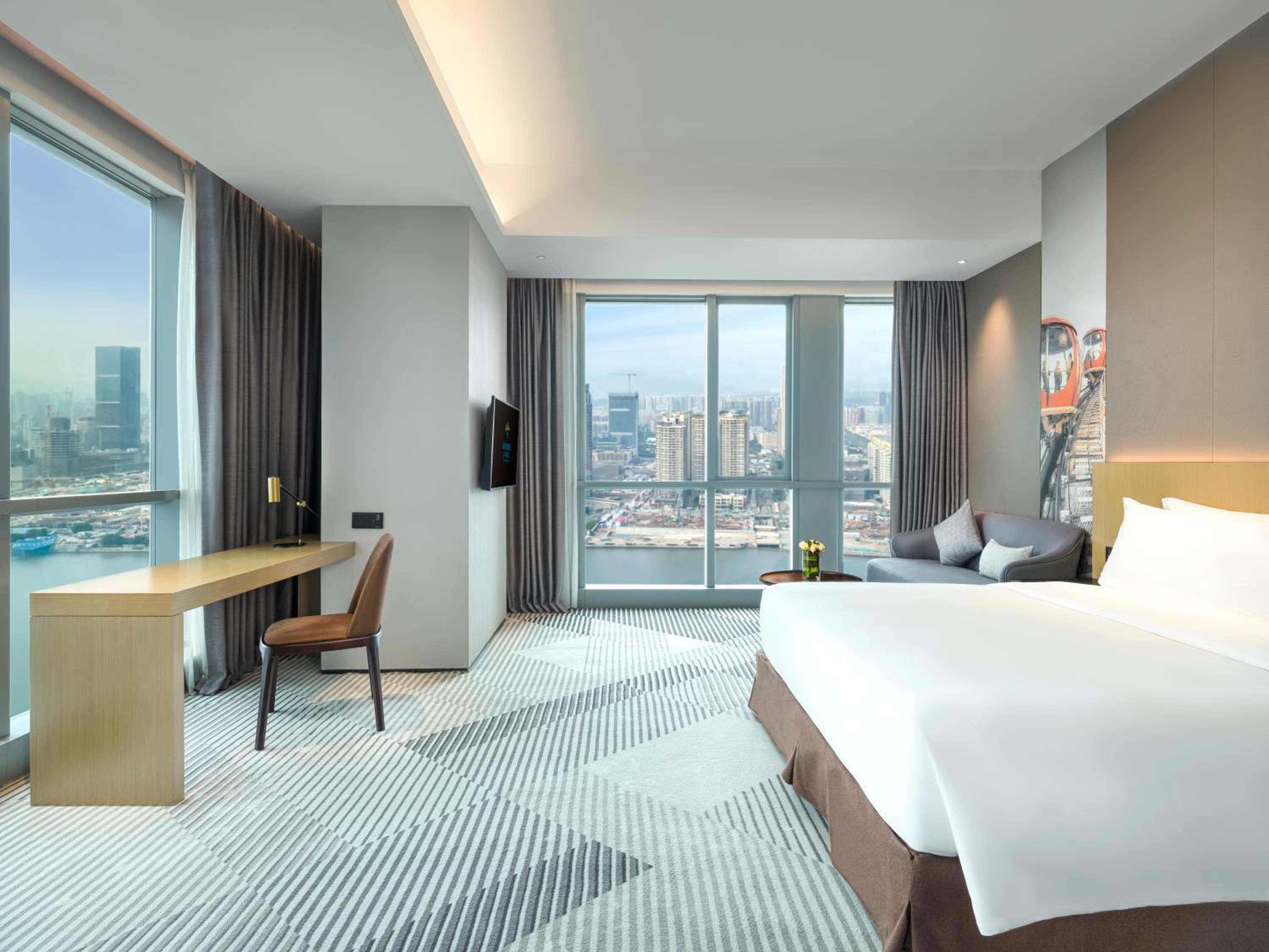 Deluxe King Bed Room with River View - Photo 1