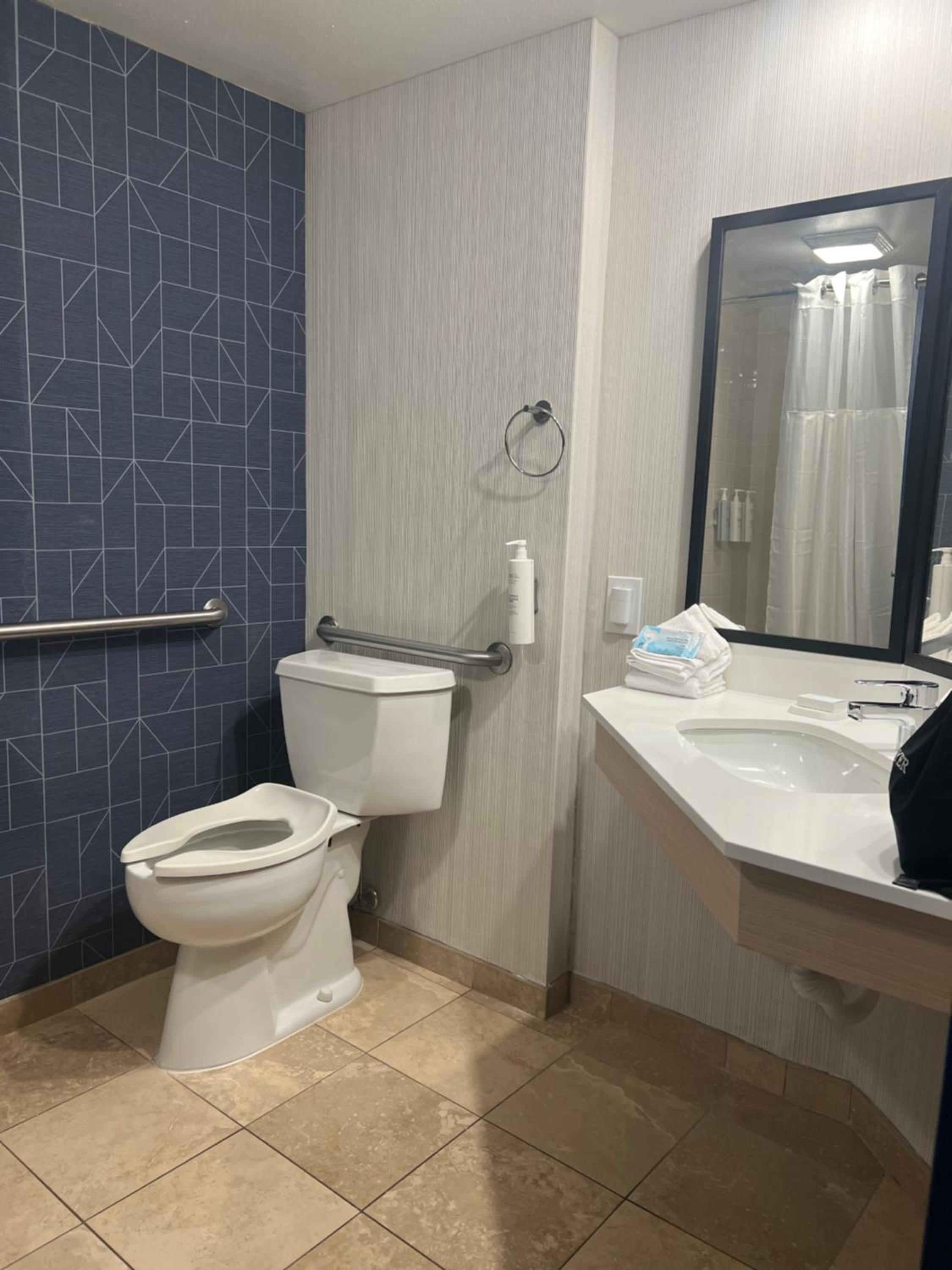King Room with Mobility Accessible Tub - Photo 2