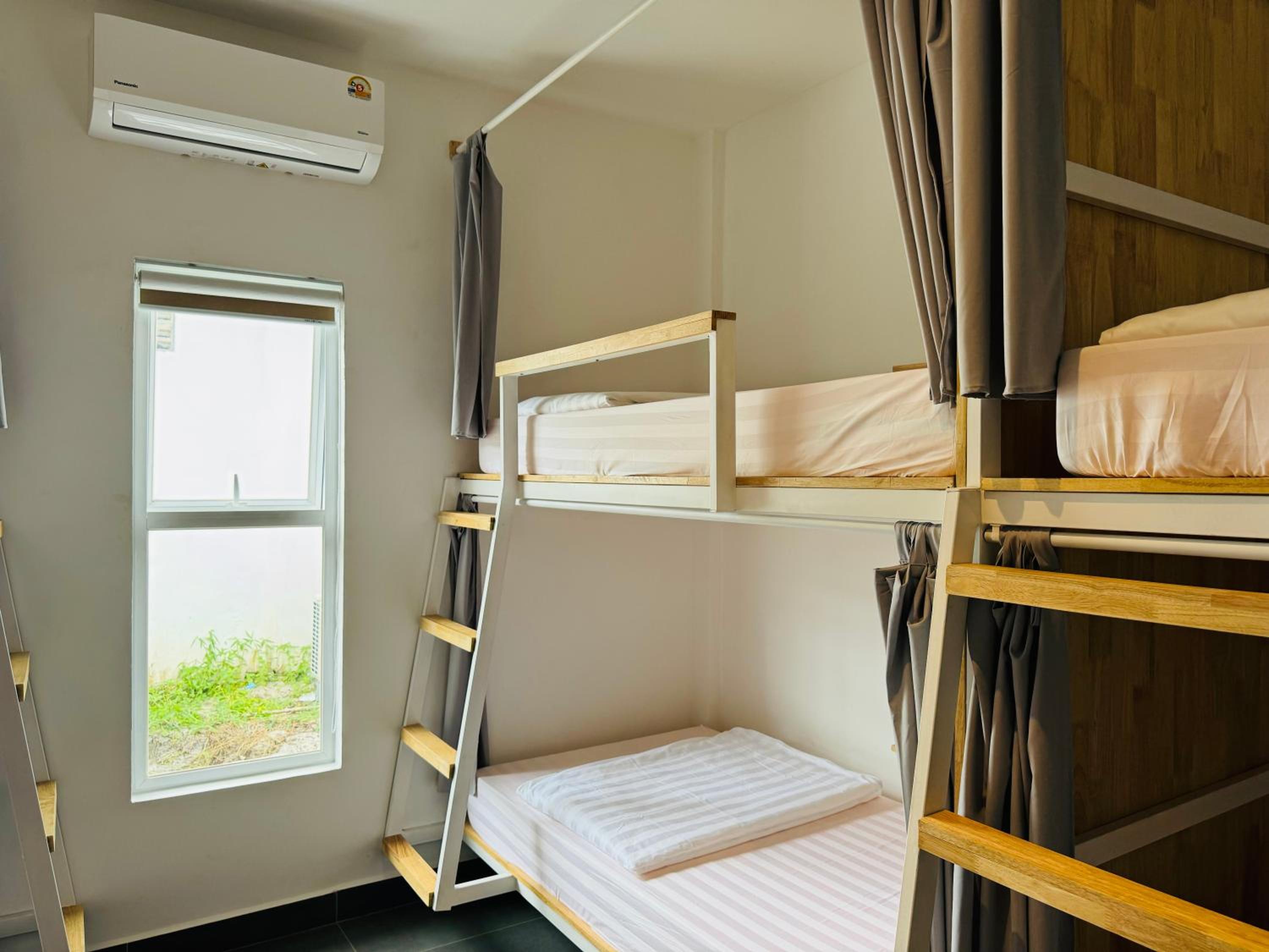 Bed in 8-Bed Mixed Dormitory Room photo 2