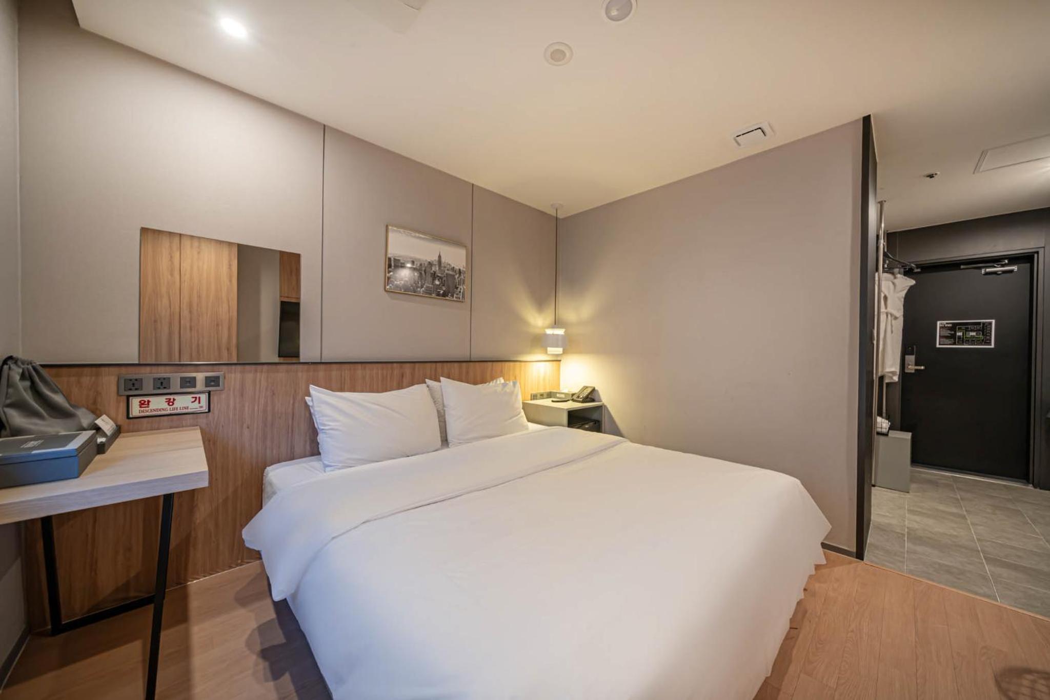Standard Double Room - Photo 3