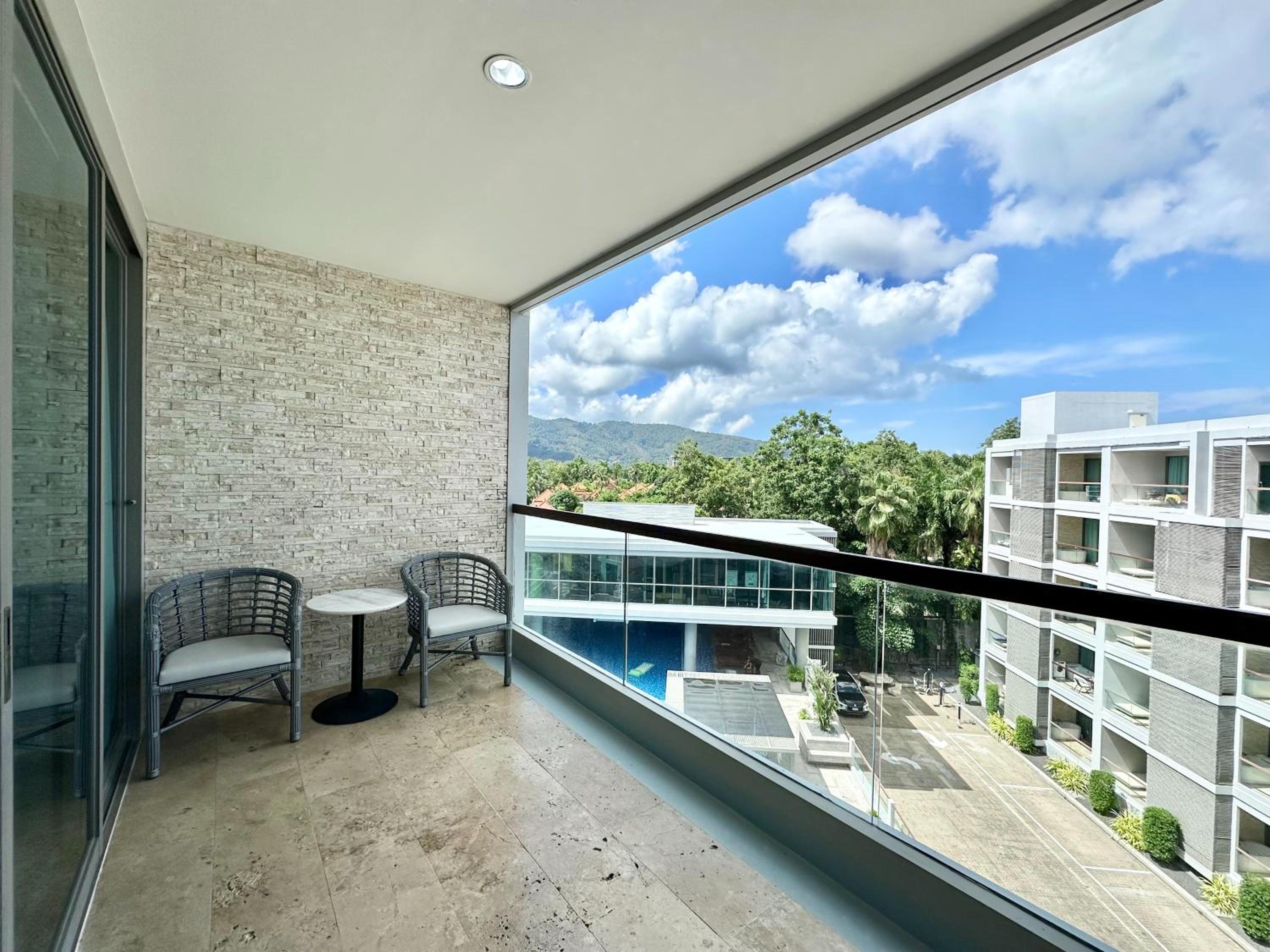 King Suite with Pool View - Photo 3