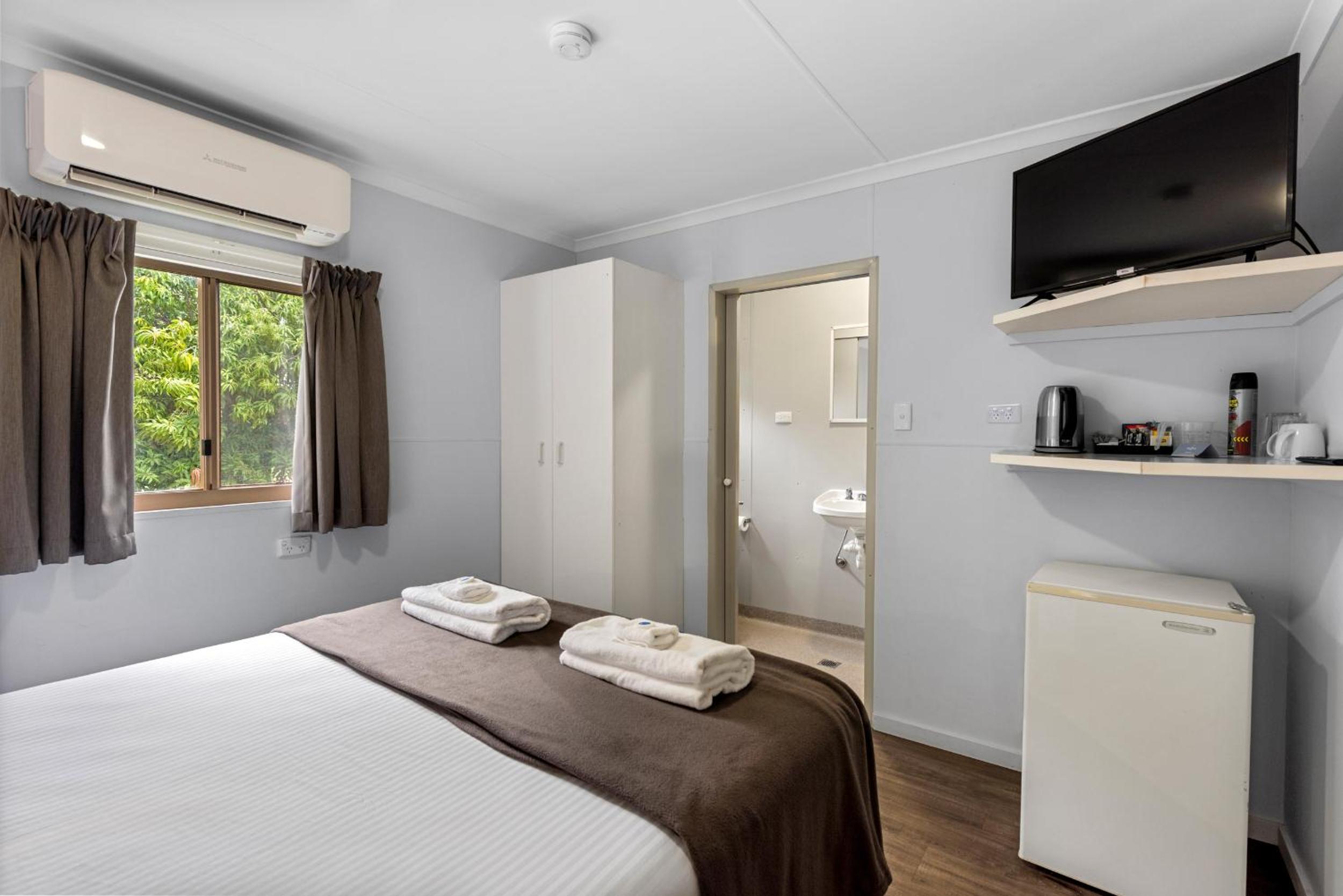 Economy Room - Sleeps 2 photo 1