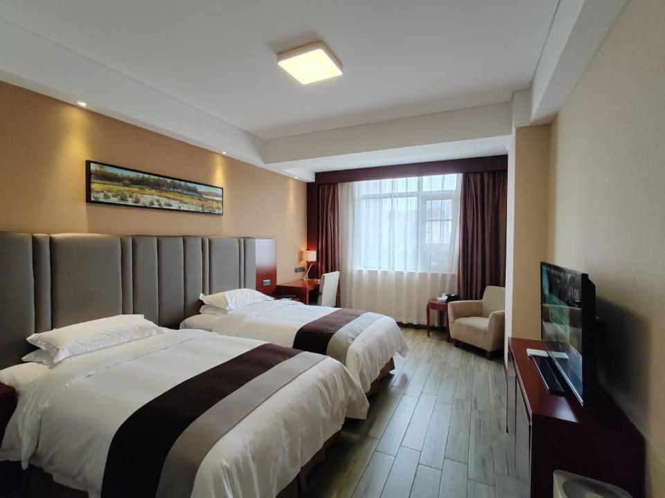 Twin Room With Shower