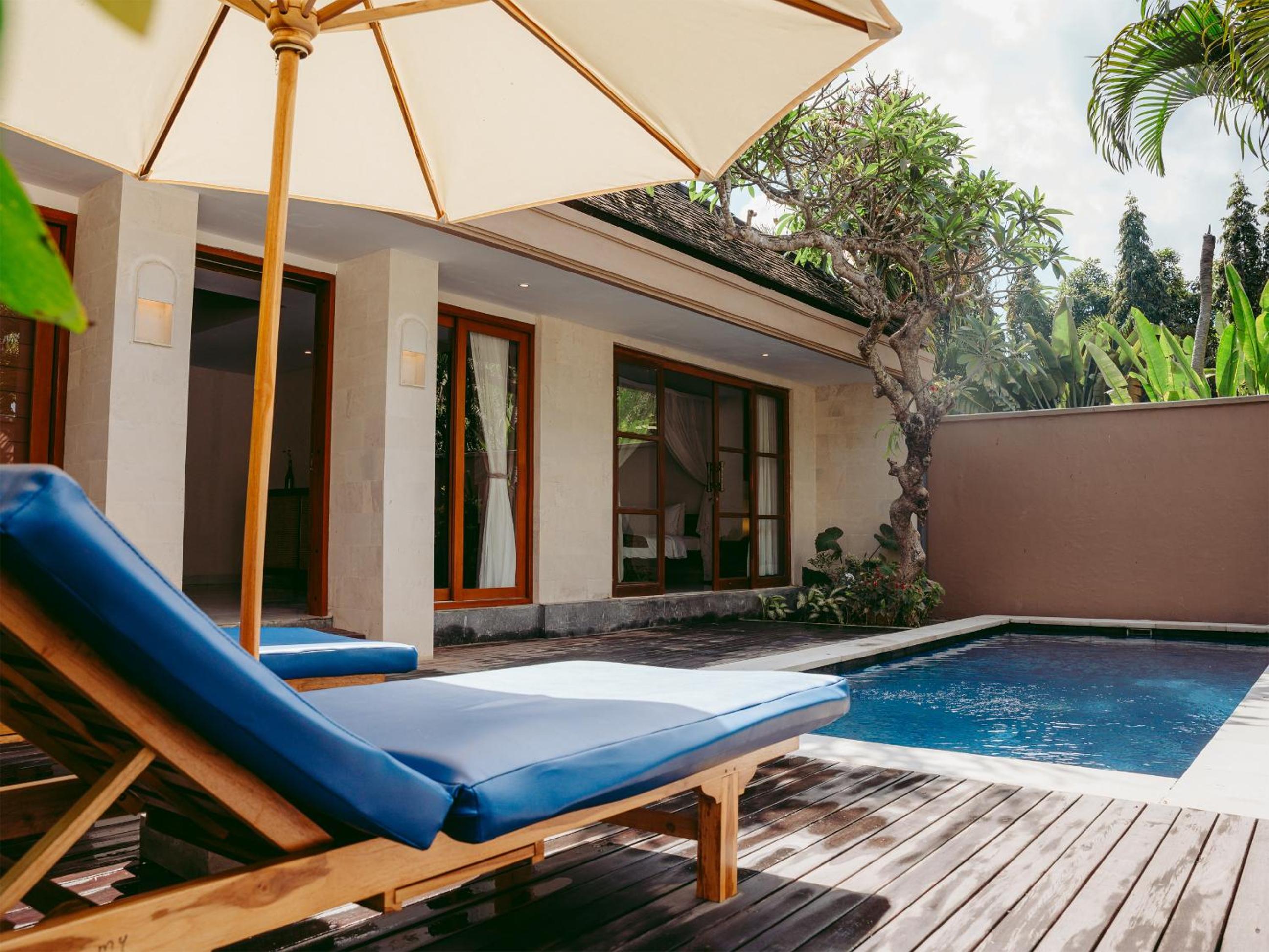 One Bedroom Pool Villa with Indoor Living Room - Photo 8