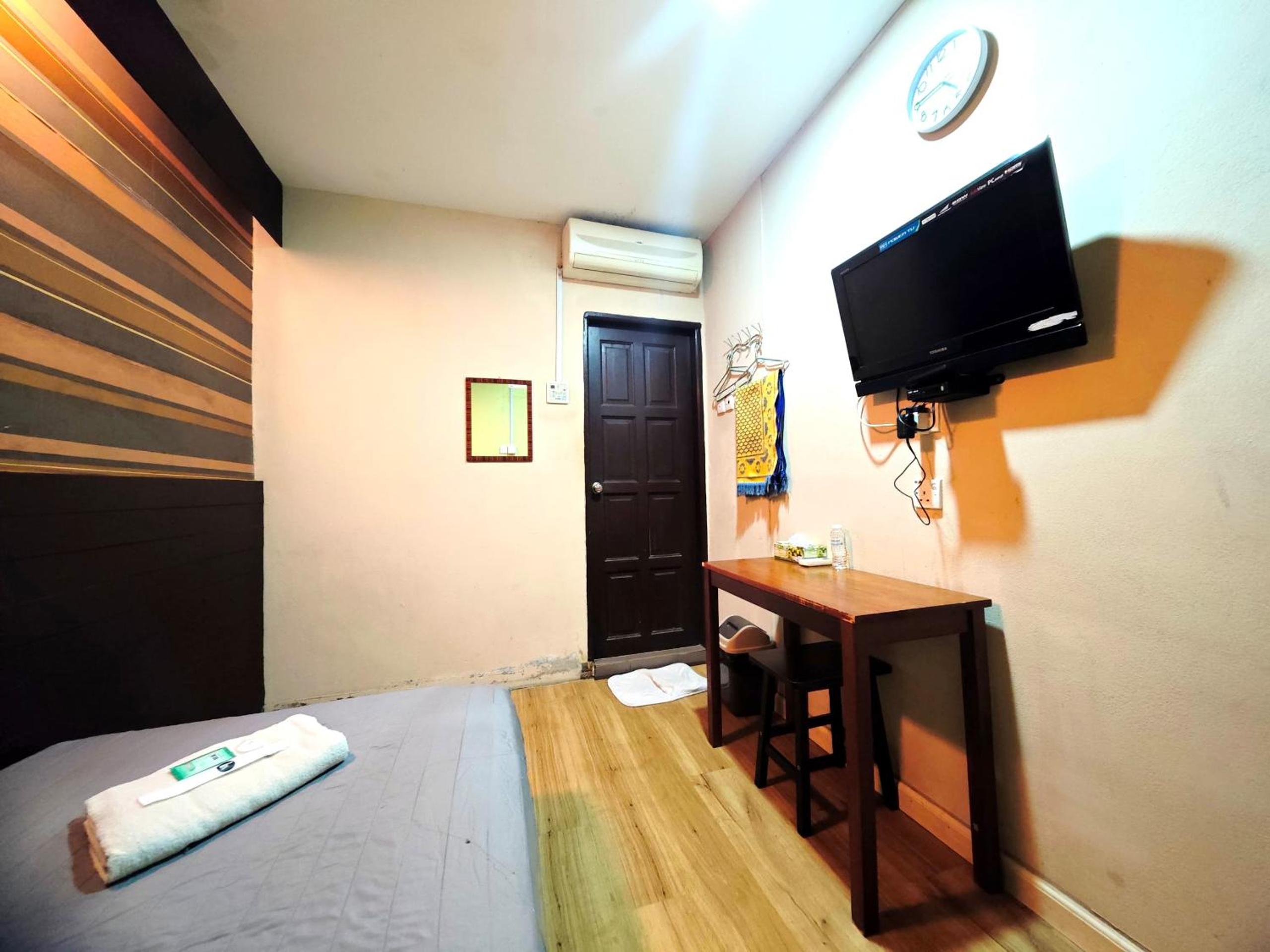 Single Room with Shower photo 3