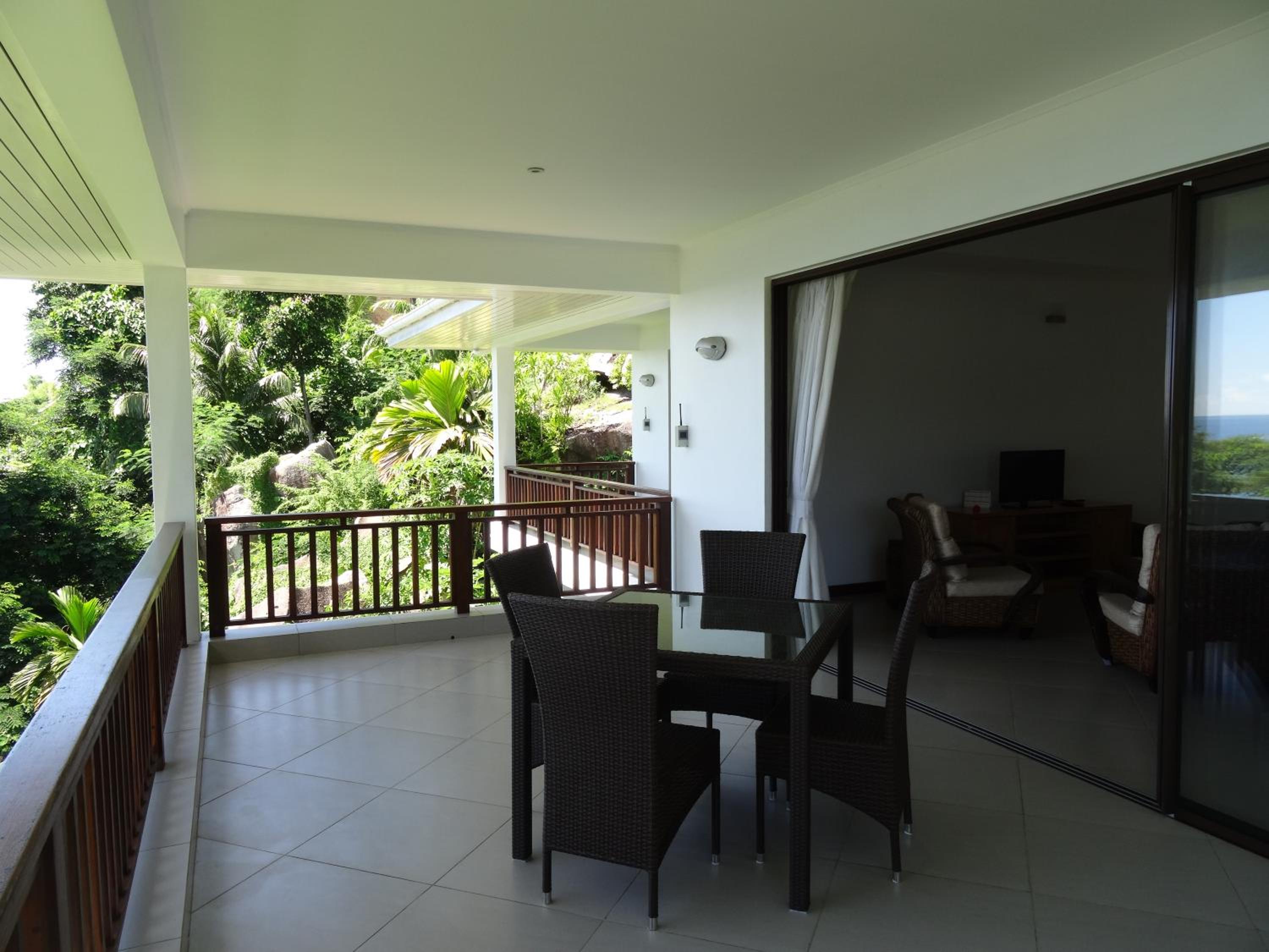 Deluxe Two-Bedroom Villa - Photo 13