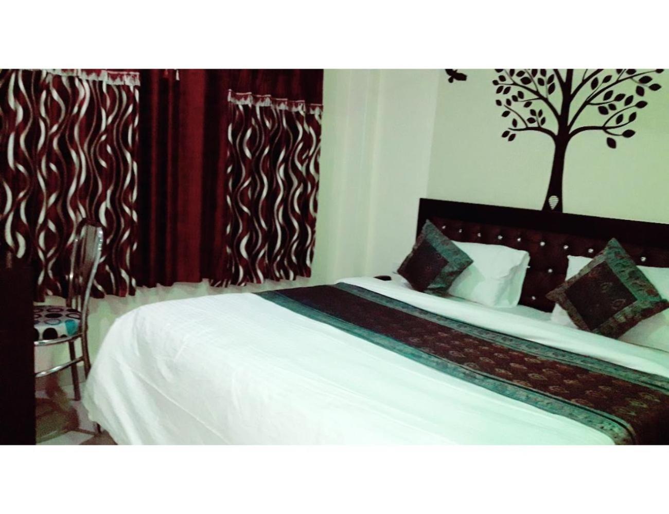 Deluxe Room - Photo 5