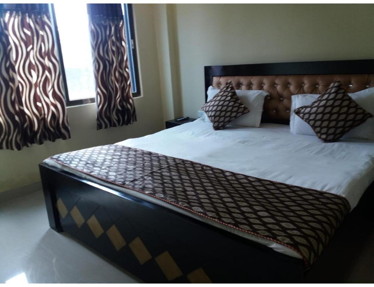 Deluxe Room - Photo 14