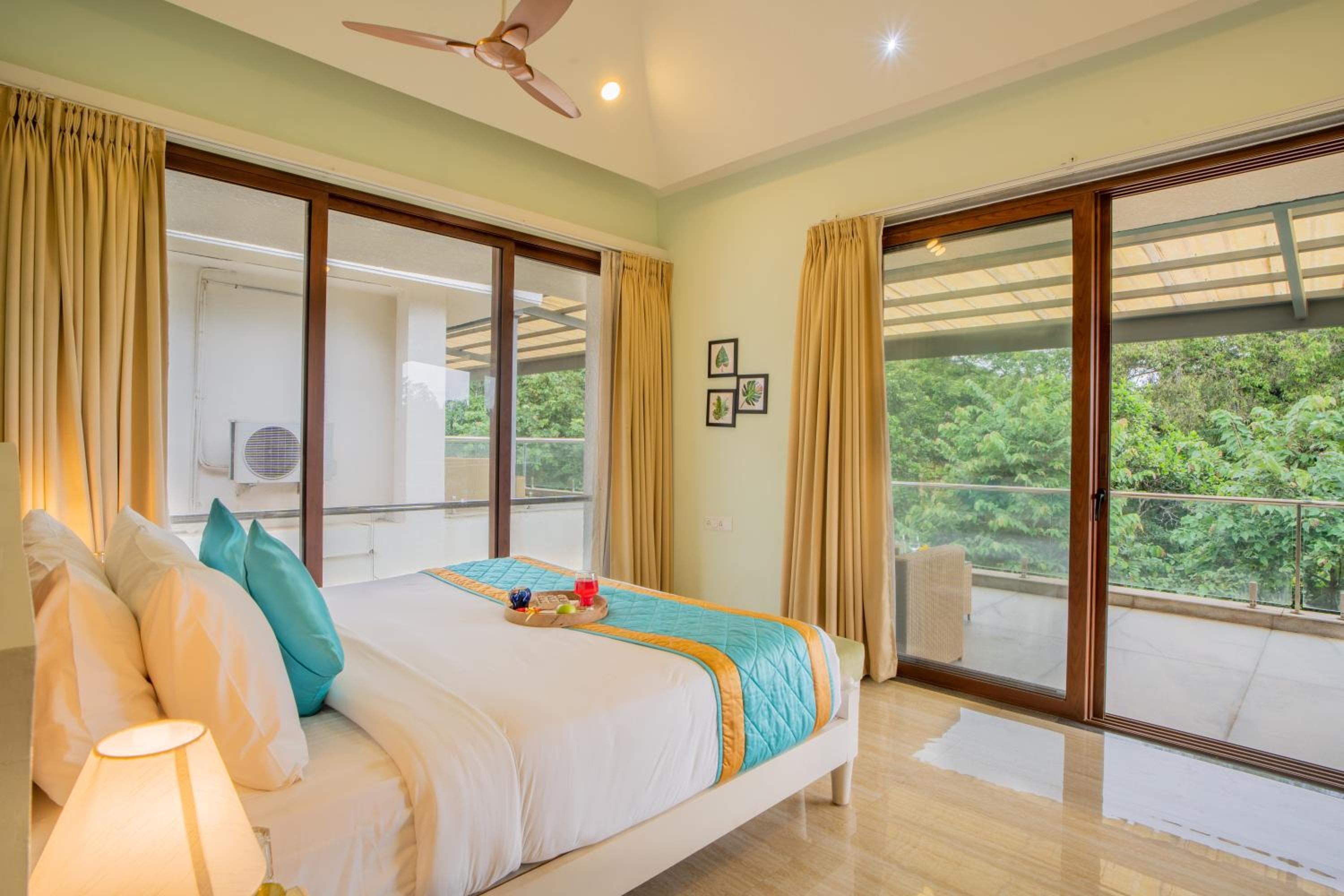 Villa photo 1