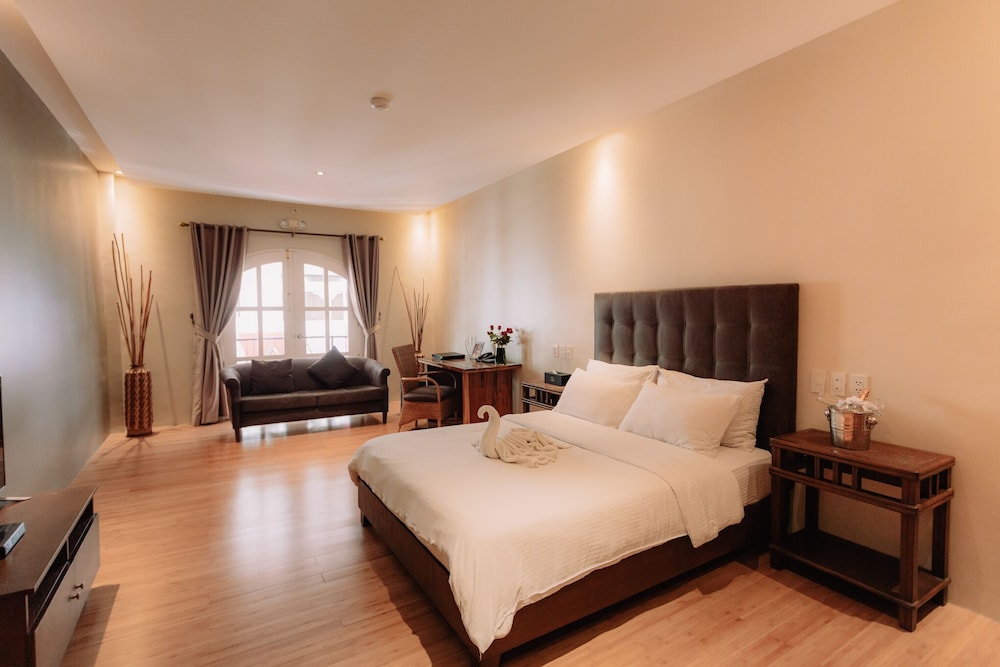 Deluxe Room, Balcony