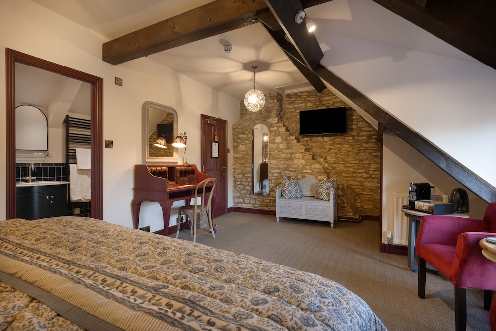 Signature Room, 1 King Bed photo 3