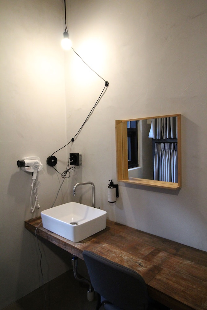 Deluxe Room - Photo 3