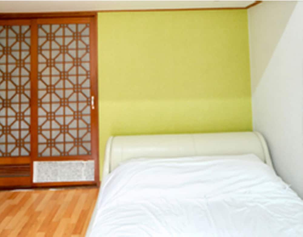 Double Room, 1 King Bed photo 3