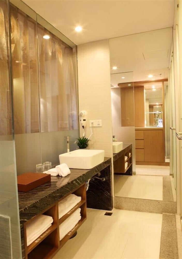 Executive Suite photo 2
