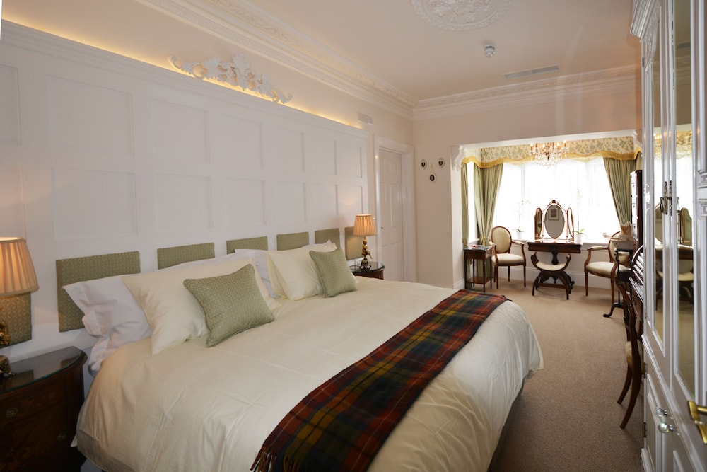 2 Winston Churchill room photo 1