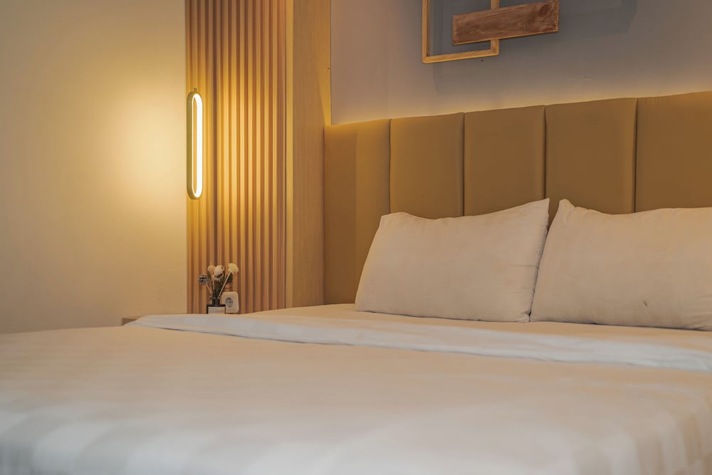 Deluxe Double or Twin Room - Photo 10