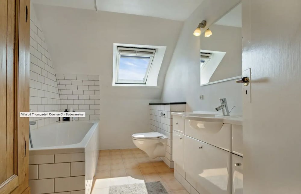 Basic Room, Shared Bathroom photo 2