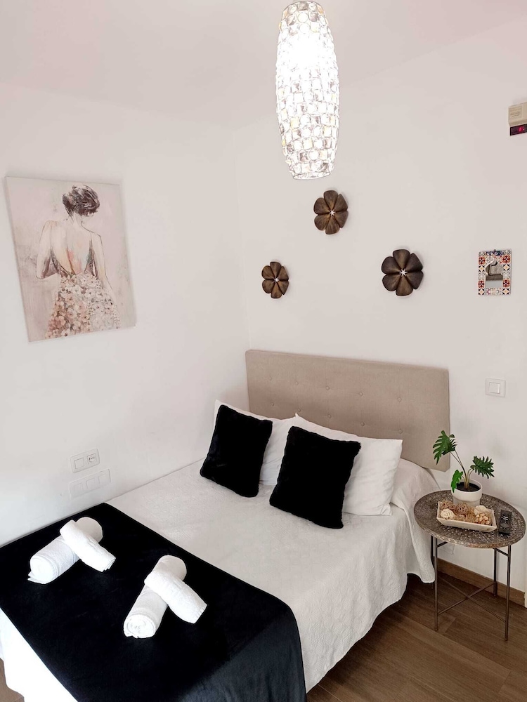 Deluxe Room (9)