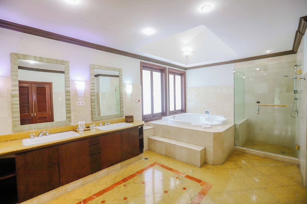 Grand Villa photo 2