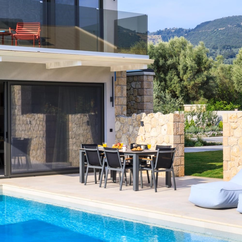 Villa photo 3