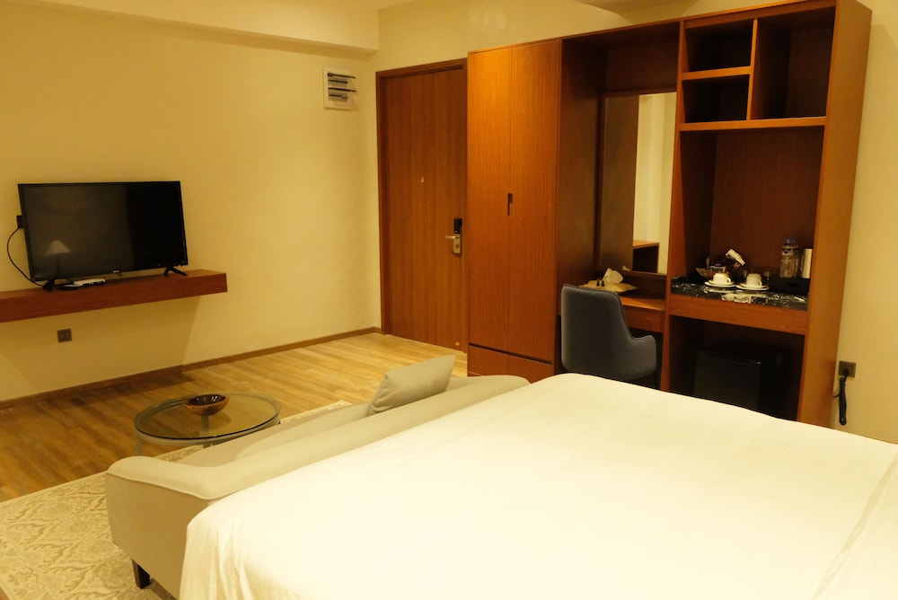 Junior Suite, Non Smoking, Private Bathroom photo 3
