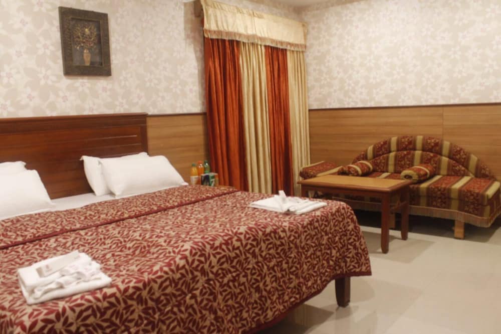 Royal Suite, 1 Bedroom - Photo 1