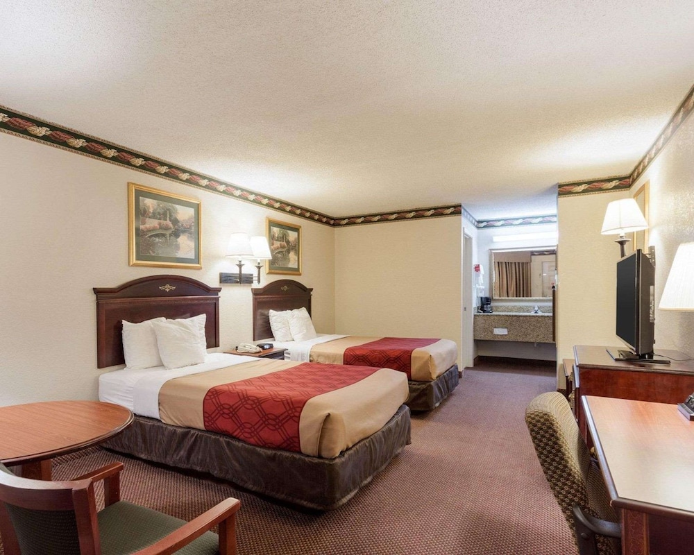 Standard Room, 2 Double Beds, Non Smoking photo 3