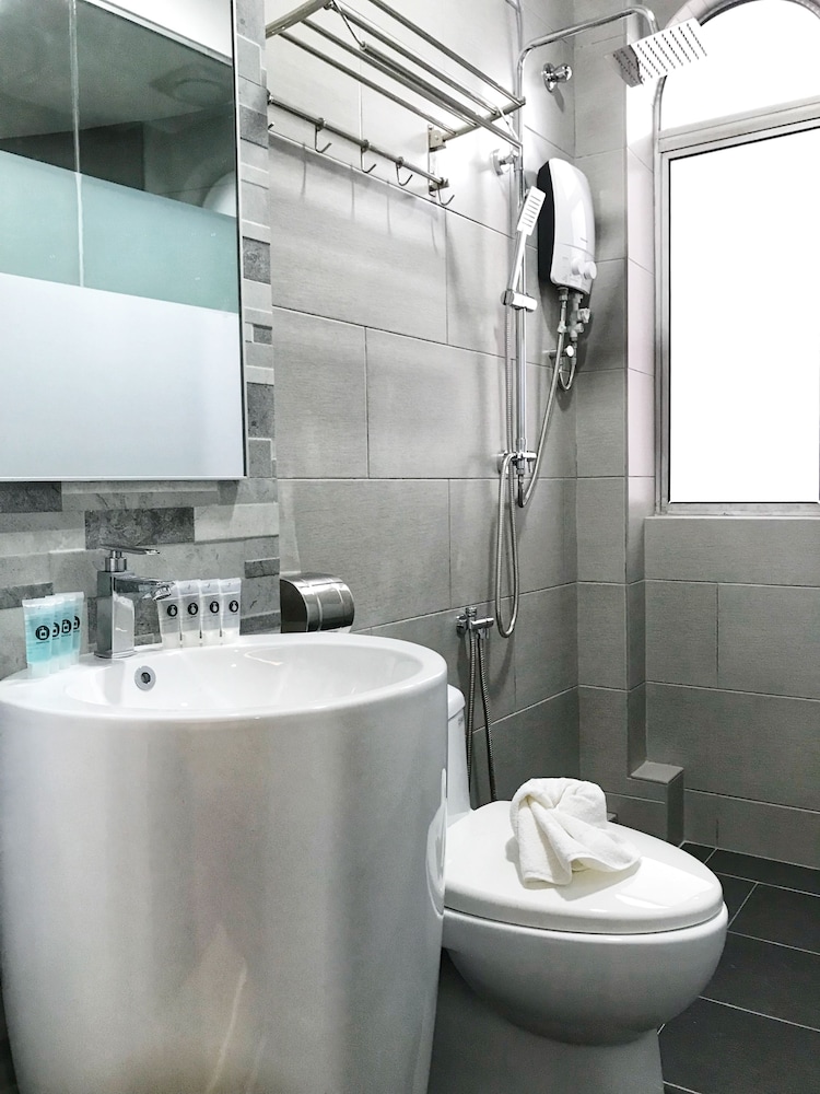 Suite (Kimal, Upper Floor) photo 3