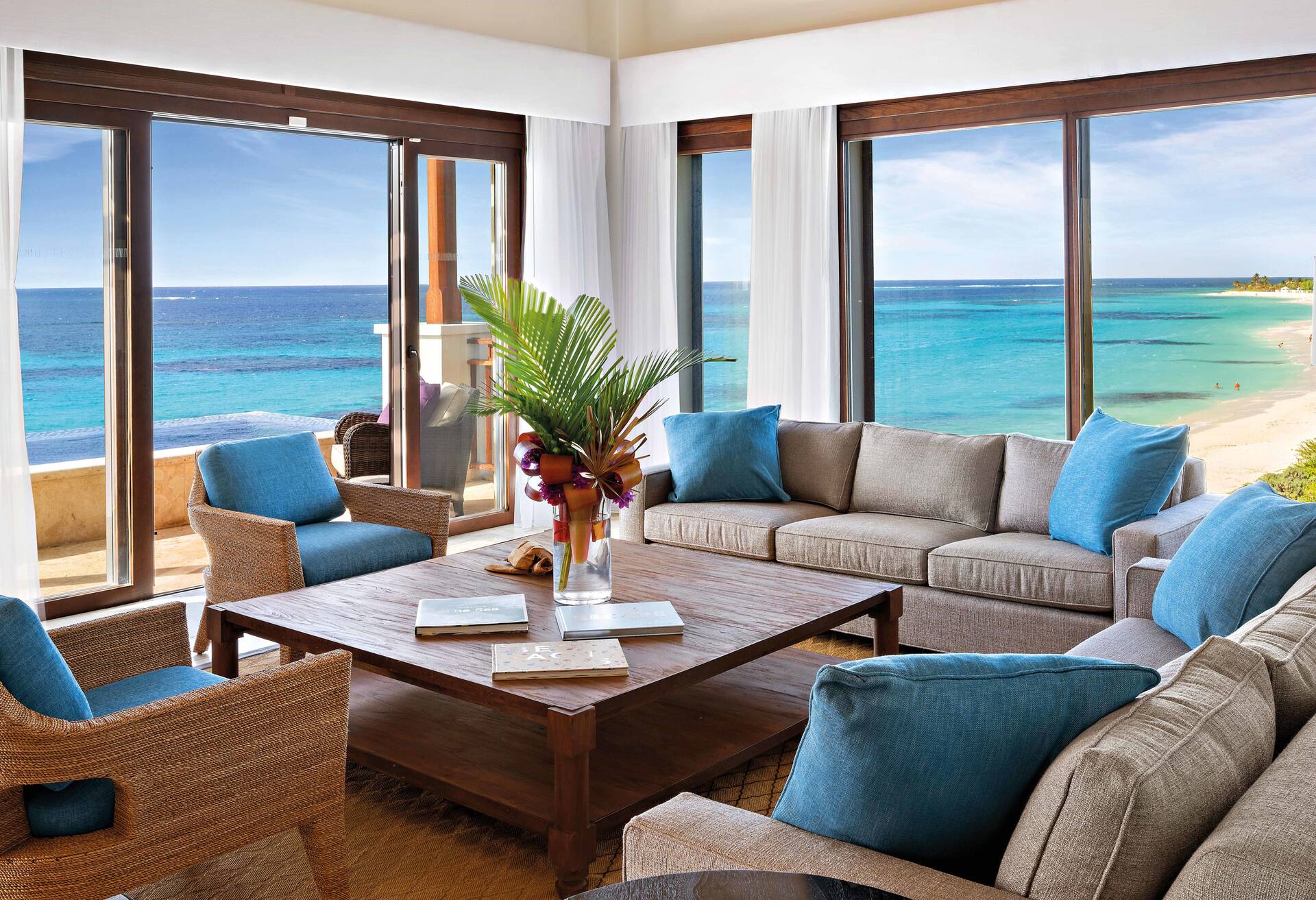 Beachfront Pres Suite 2 Bedroom Pool/kitchen