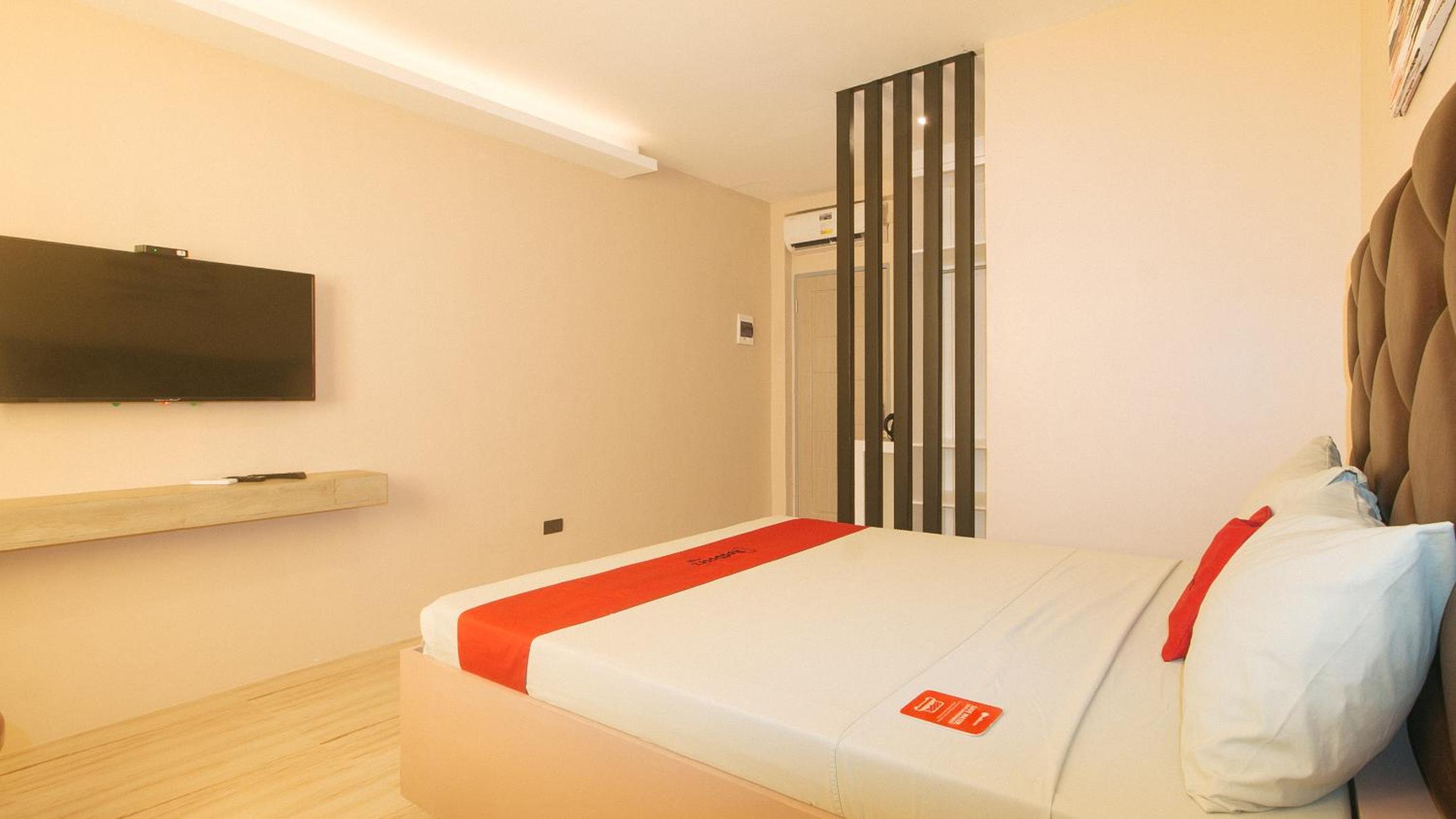 Deluxe Room - Photo 8