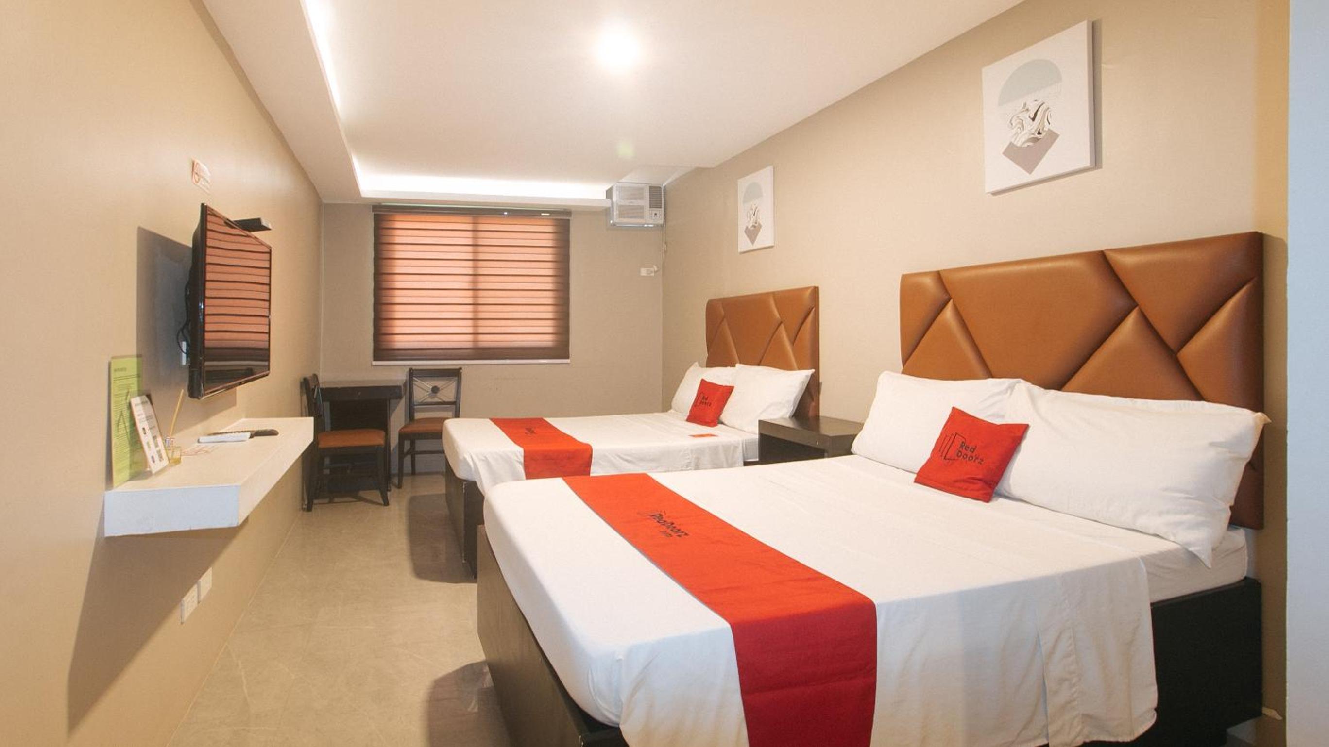 Quadruple Room - Photo 8