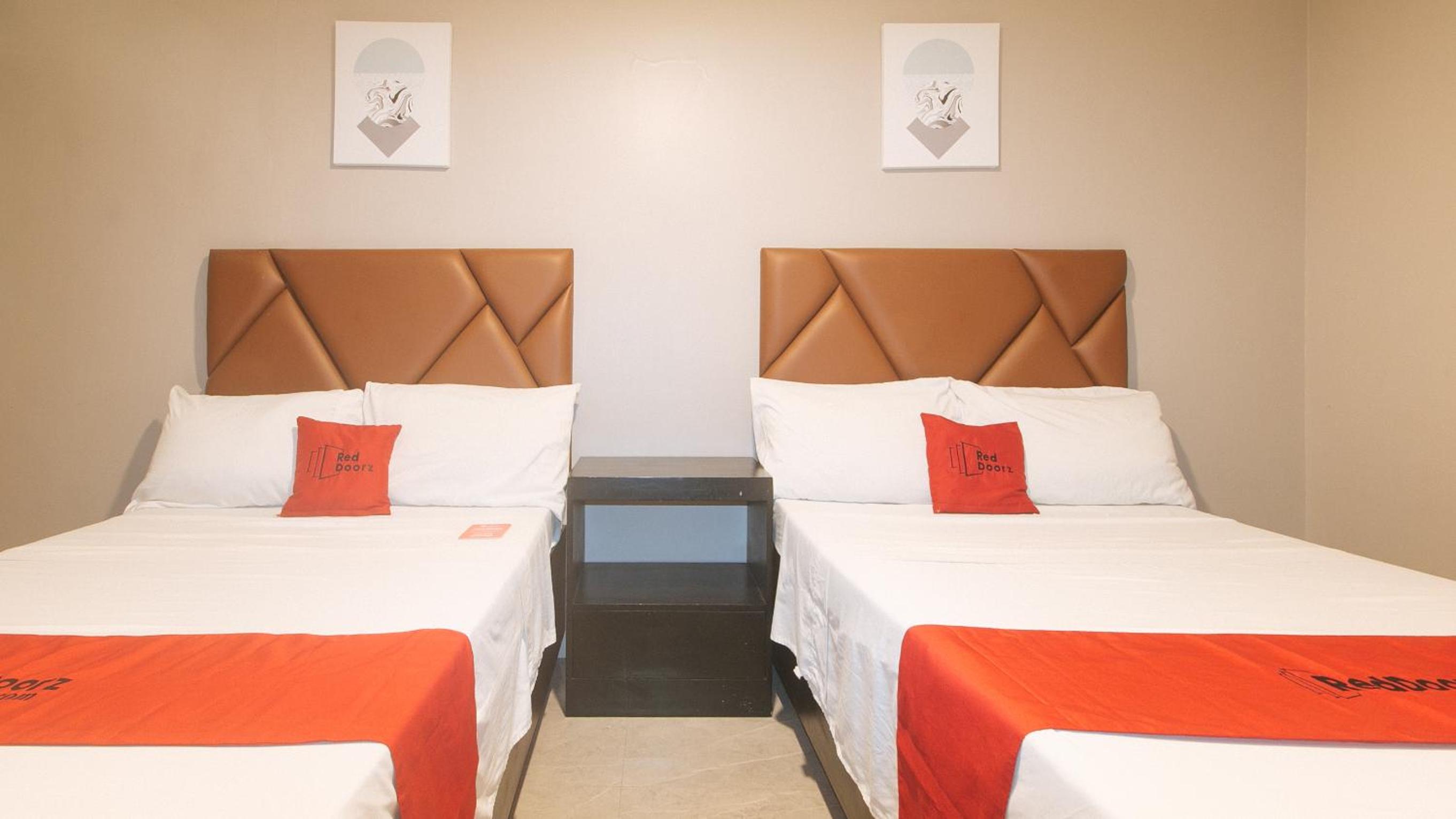 Quadruple Room - Photo 1