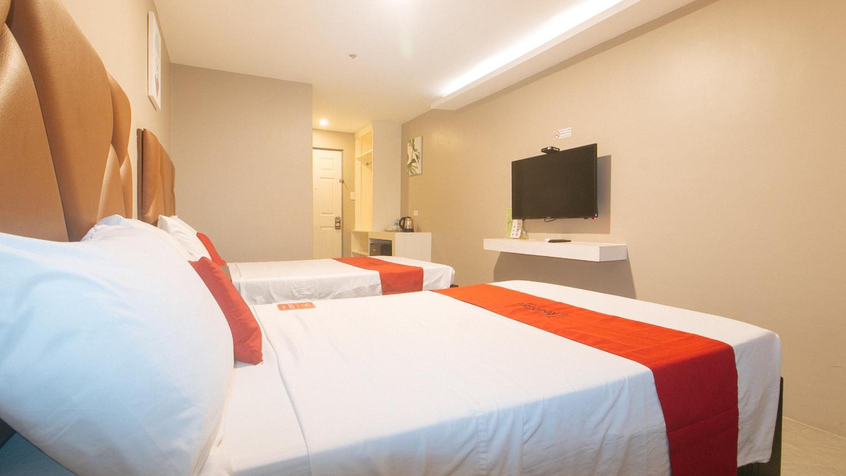 Quadruple Room - Photo 7