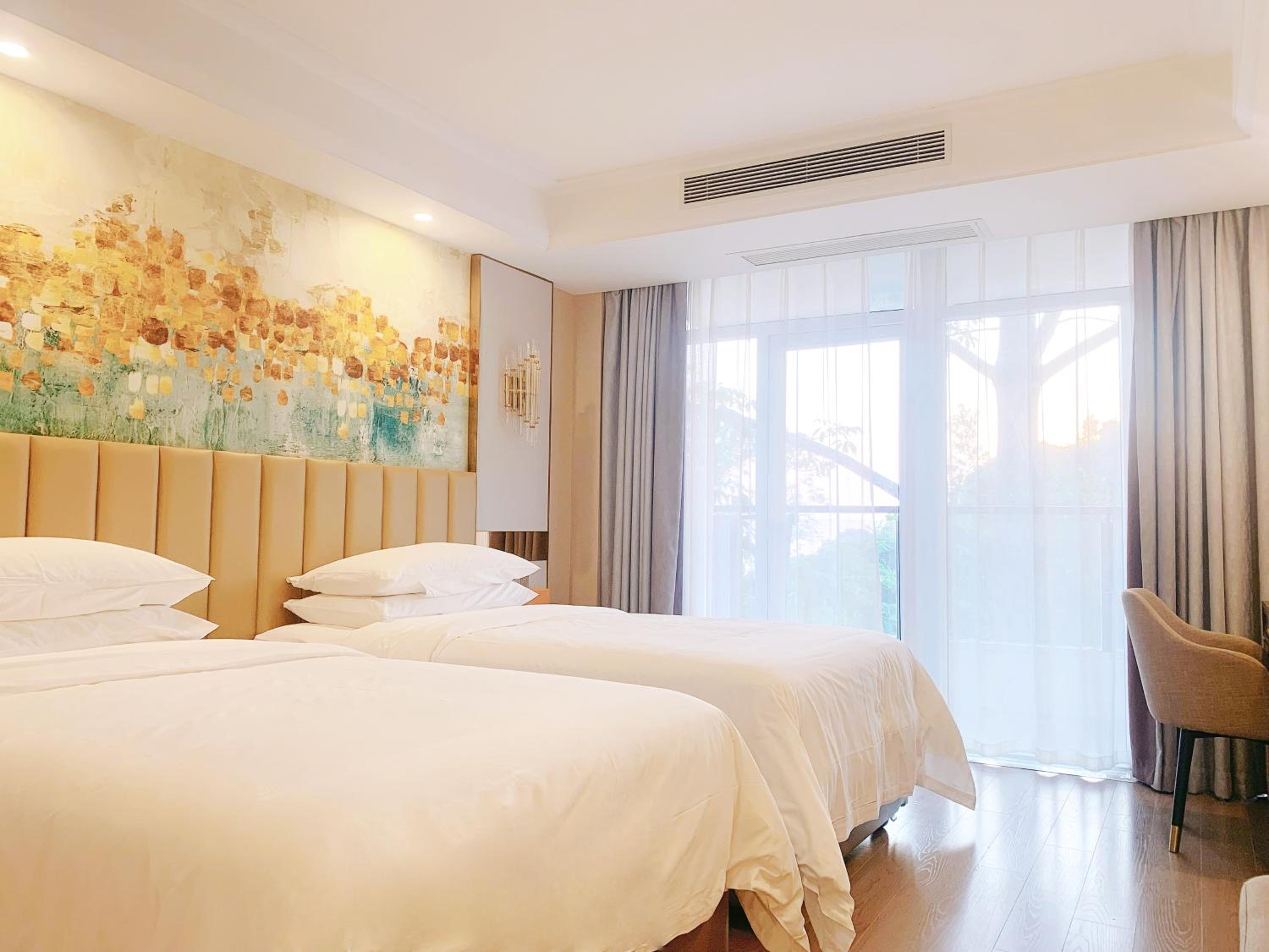 Deluxe Twin Room photo 2