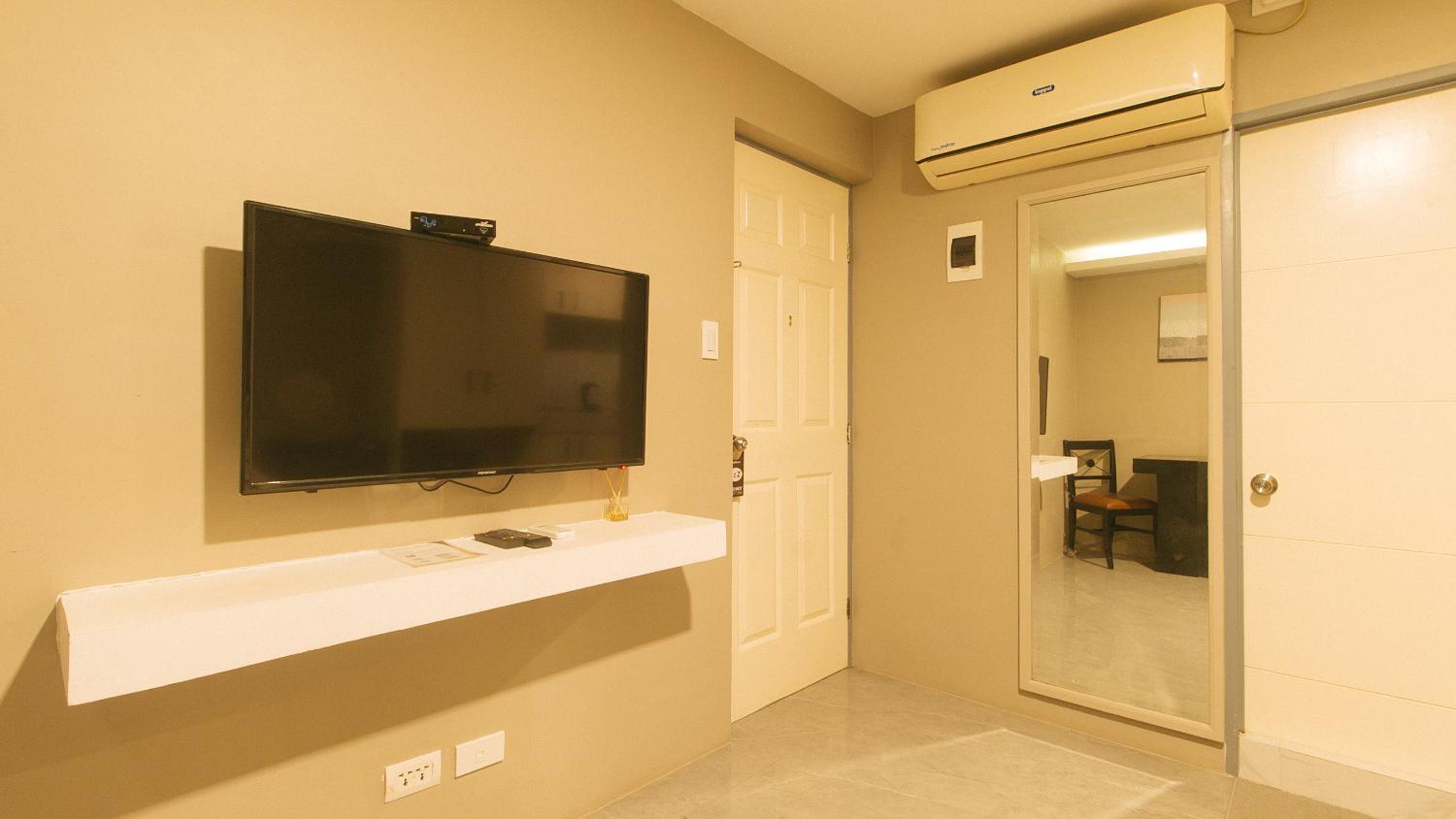 Suite - Photo 8