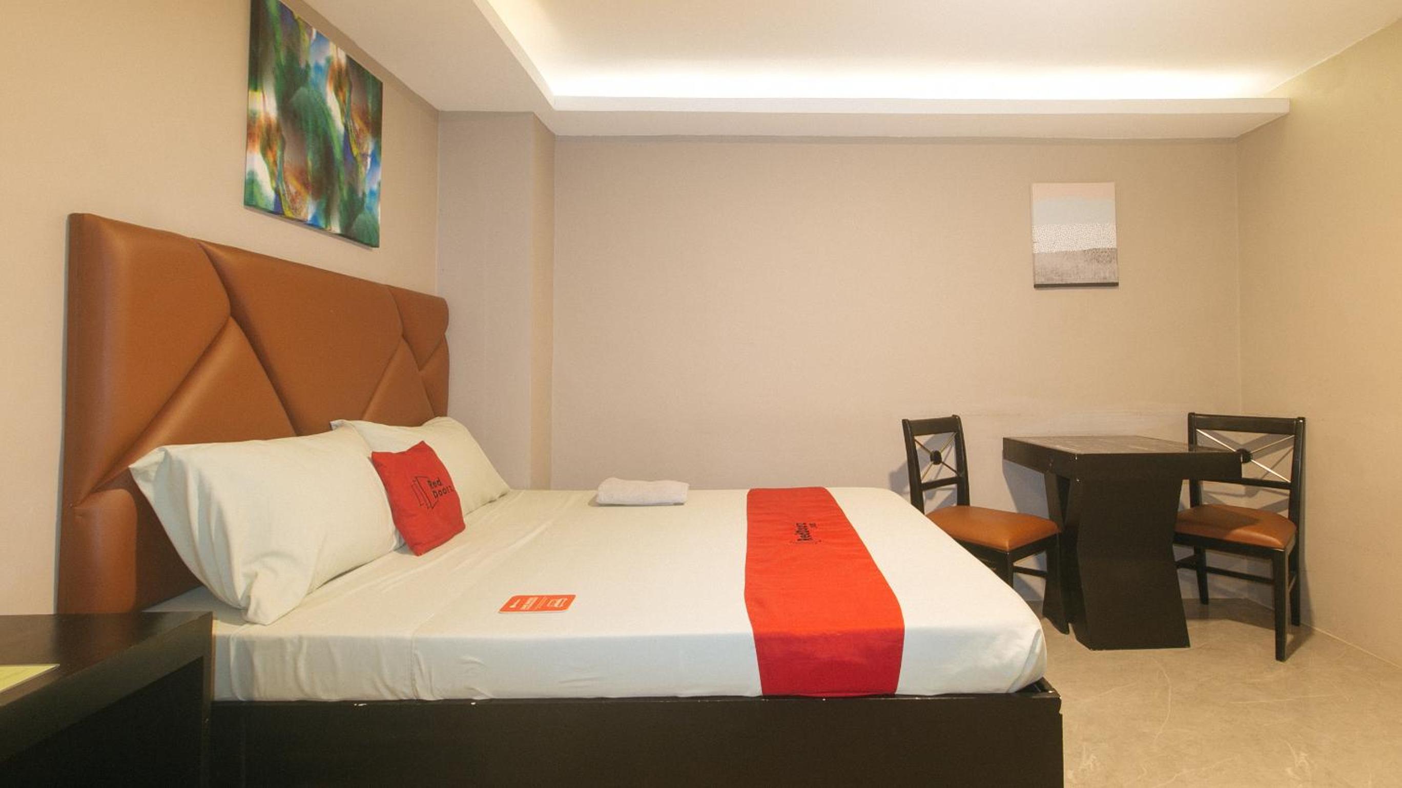Suite - Photo 9