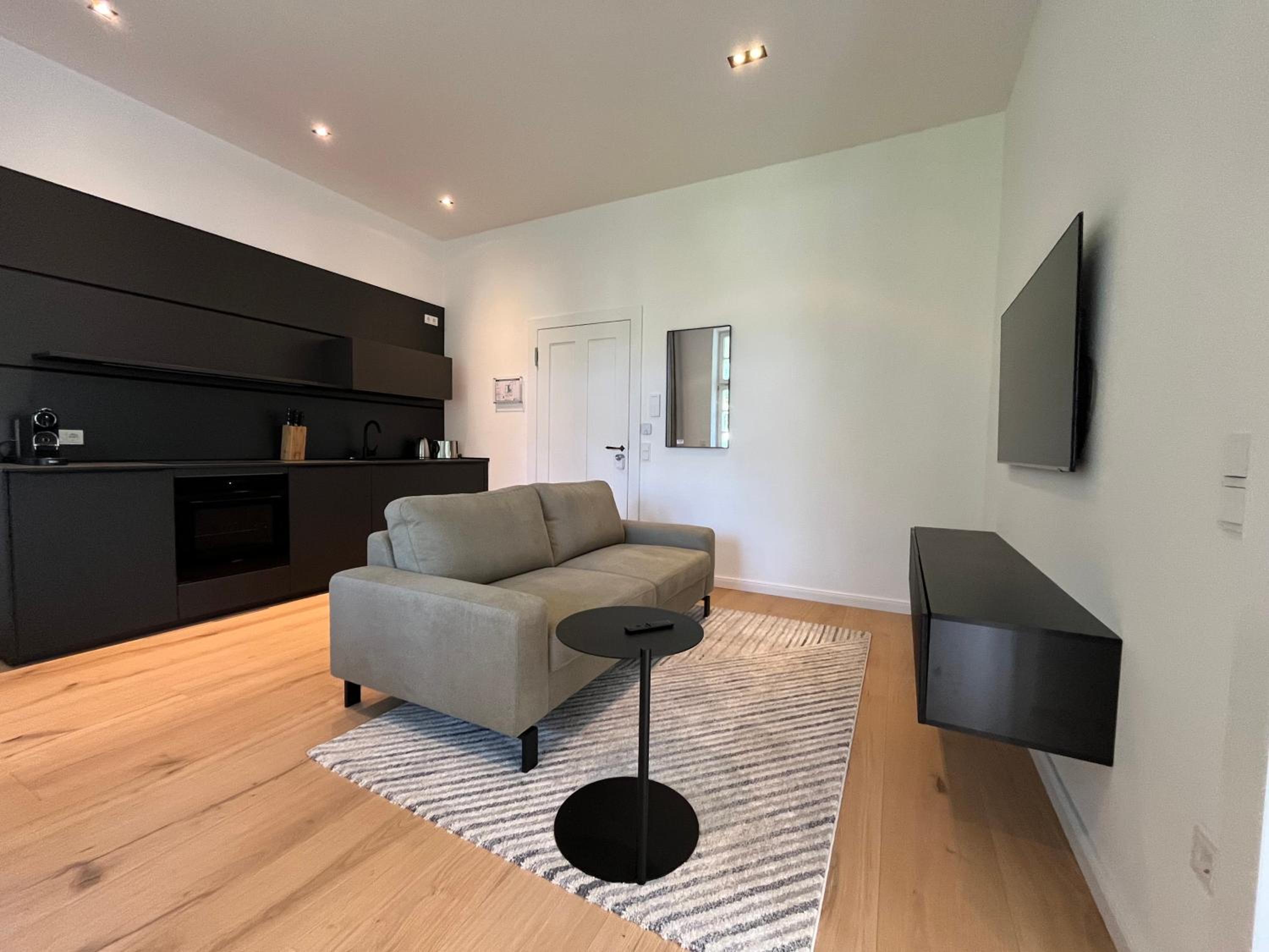 One-Bedroom Deluxe Apartment