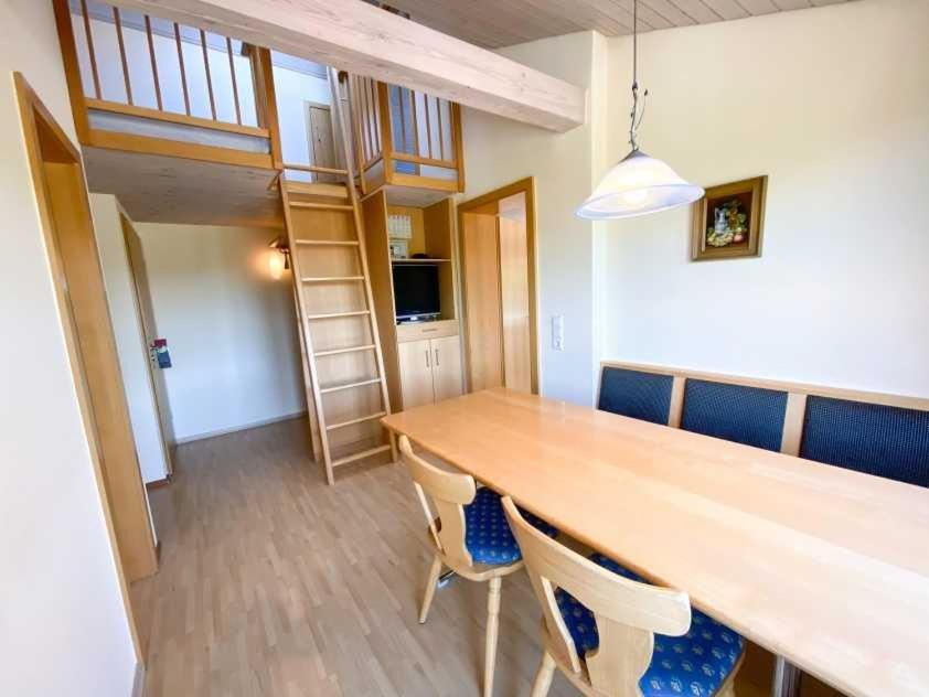Two-Bedroom Apartment with Shower  photo 2