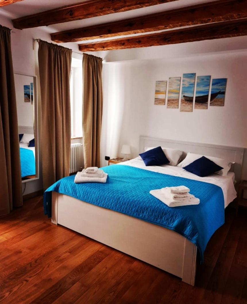 One-Bedroom Apartment - Photo 5