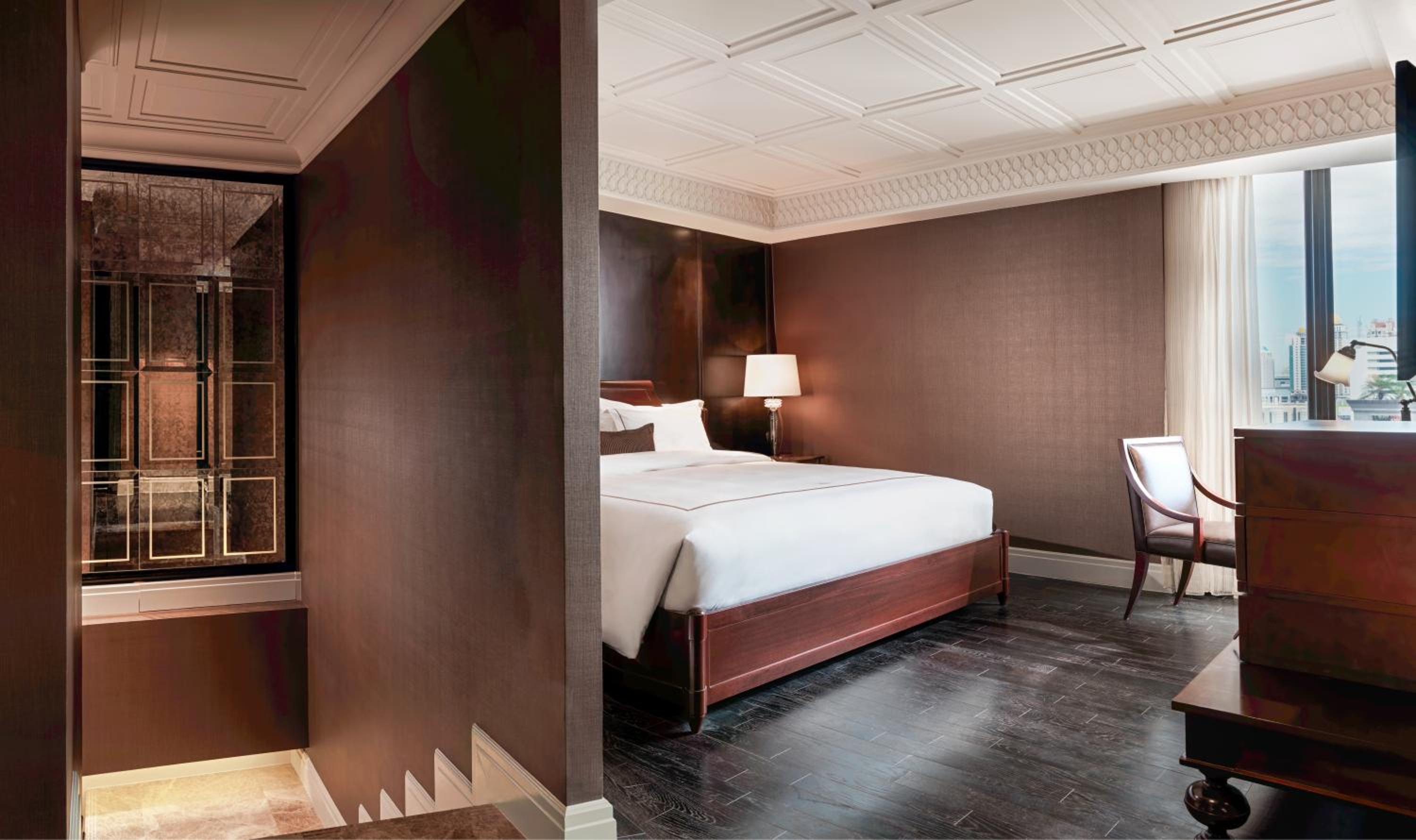 Dusid One-Bedroom Duplex King Suite - Club Benefits photo 2