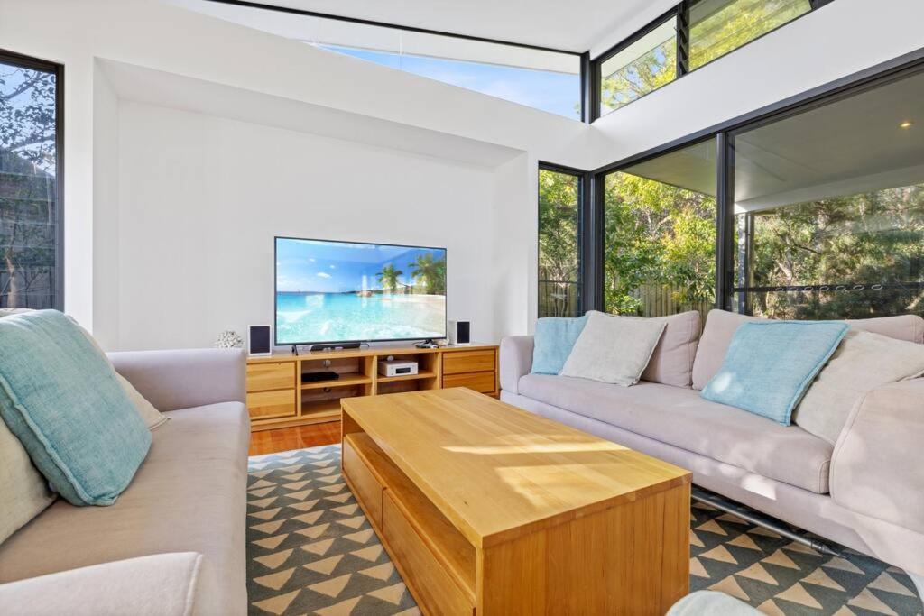 Three-Bedroom House photo 2