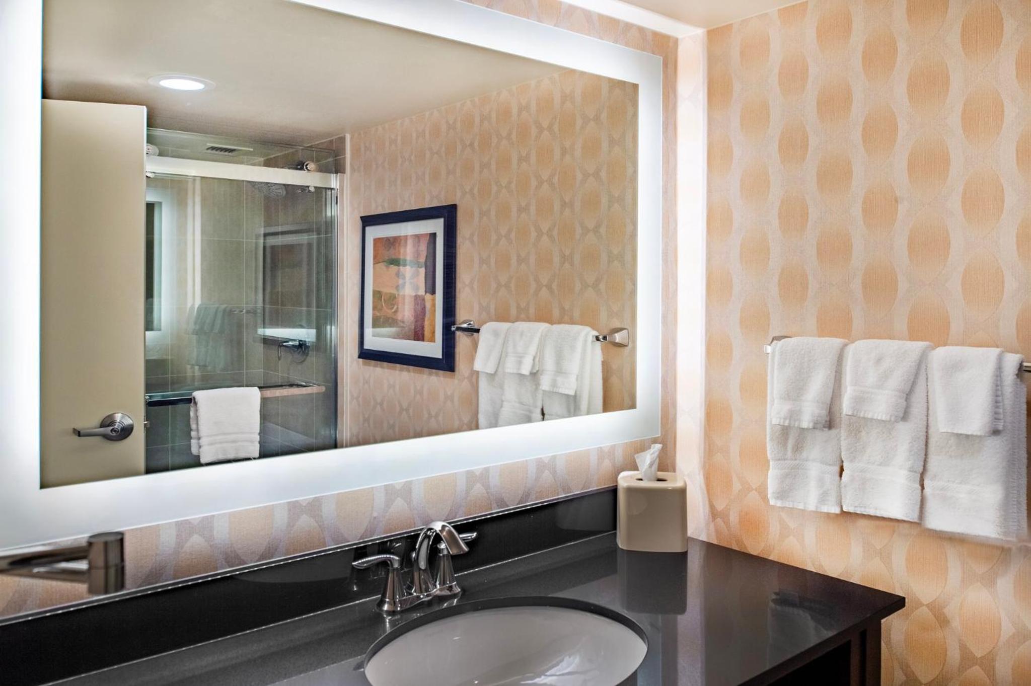 Standard Double Room with Two Double Beds - High Floor - Photo 4