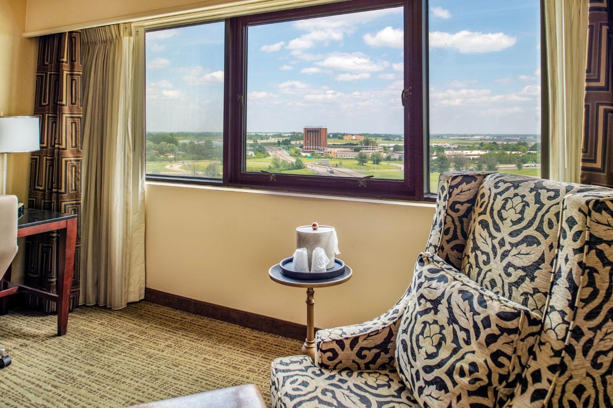 Standard Double Room with Two Double Beds - High Floor - Photo 2