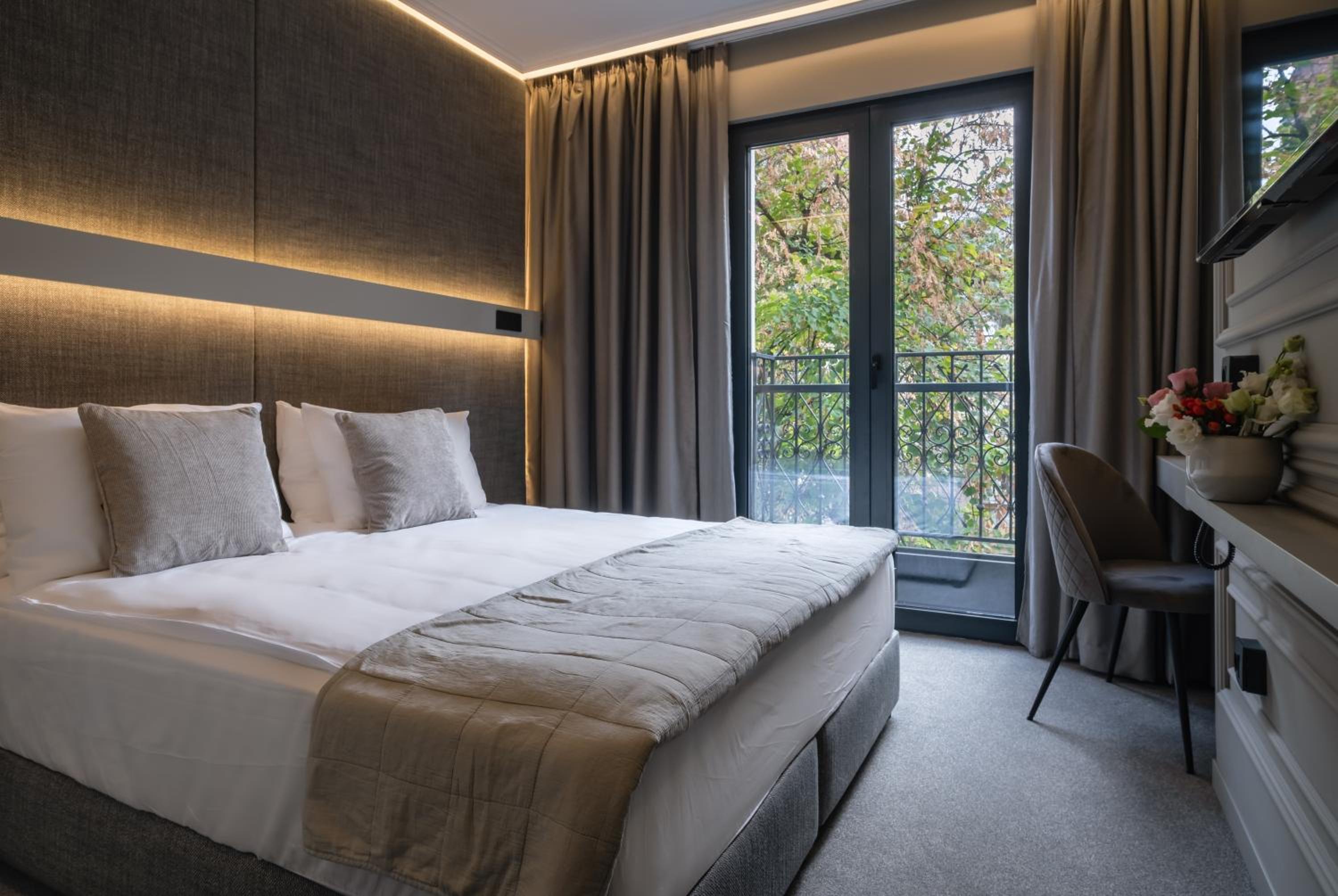 Deluxe Single Room with French Balcony