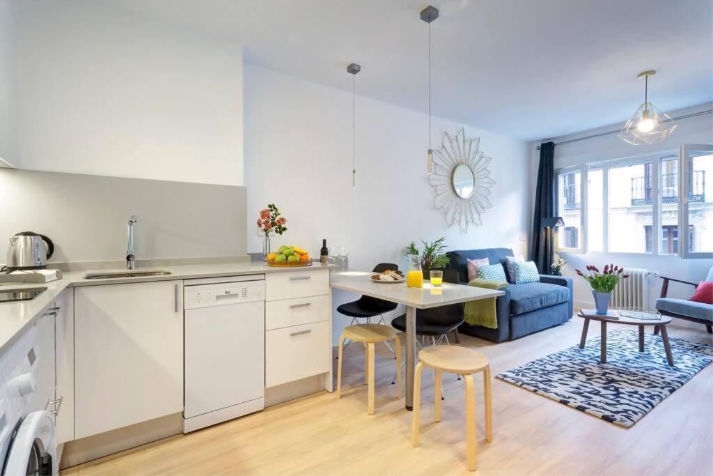 One-Bedroom Apartment photo 2