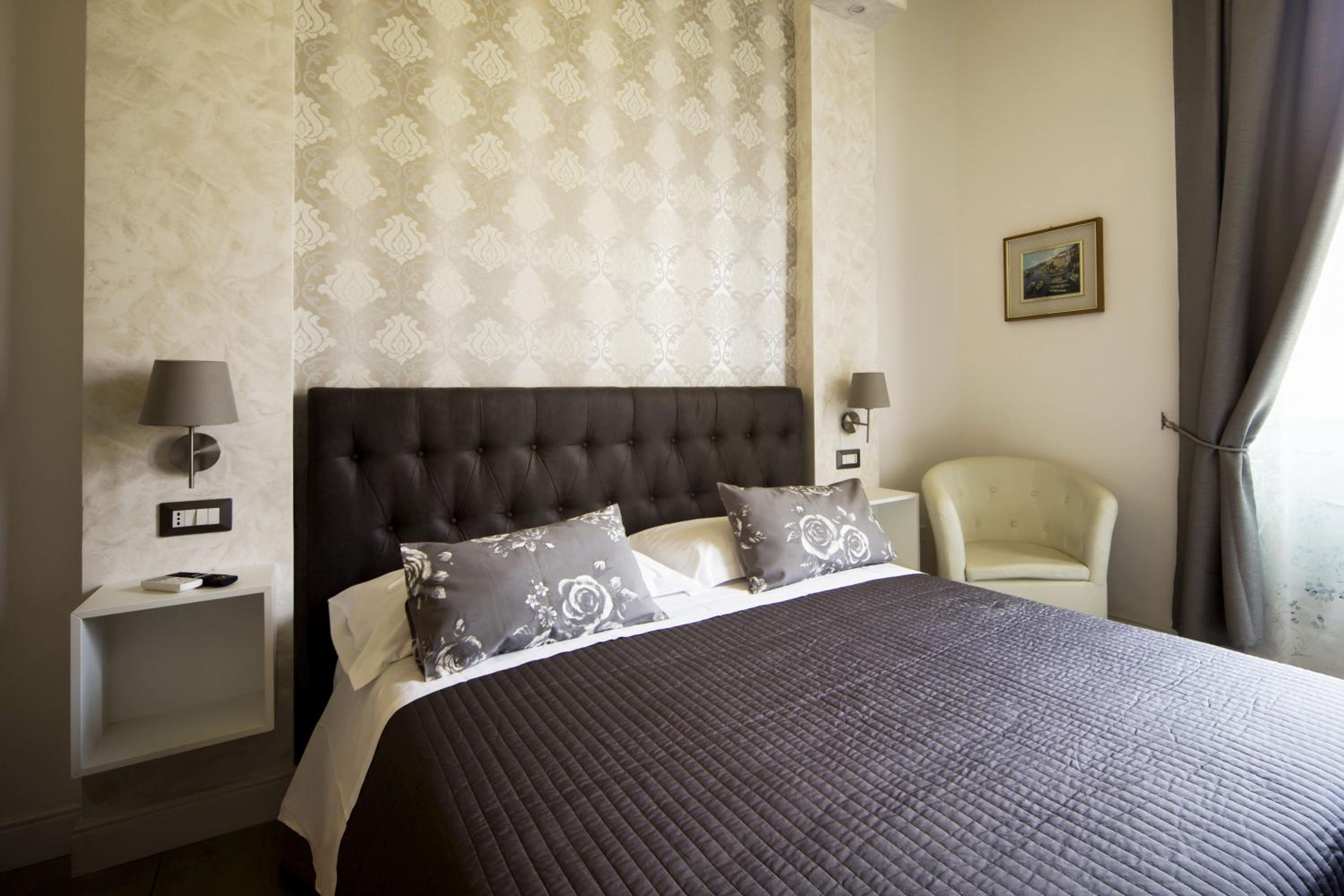 Double Room With Private Bathroom photo 3