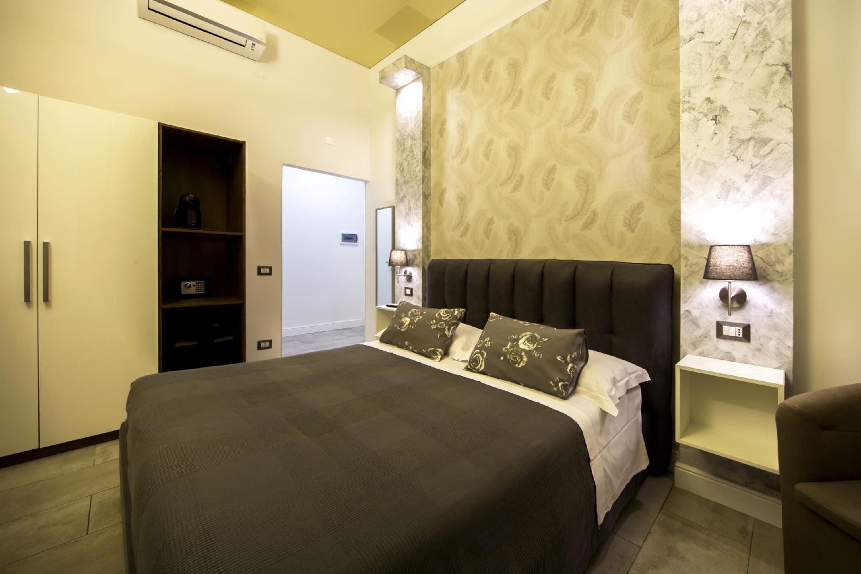 Double Room With Private Bathroom photo 2